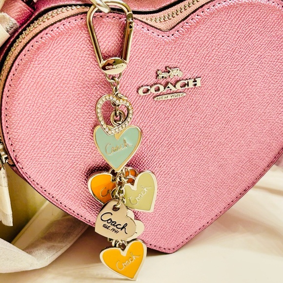 💰SOLD💰NWOT Coach 1941 Heart Keychain - Picture 7 of 10